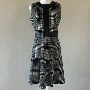 NWT J. McLaughlin Black and White Houndstooth Sleeveless Dress M